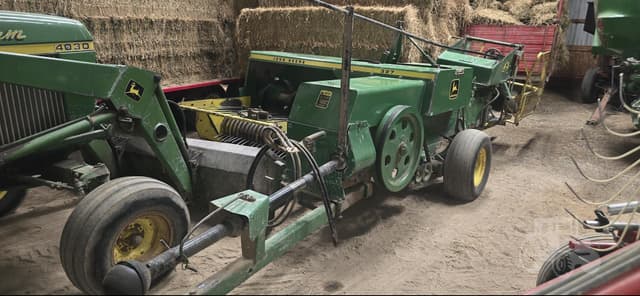 Image of John Deere 327 equipment image 1