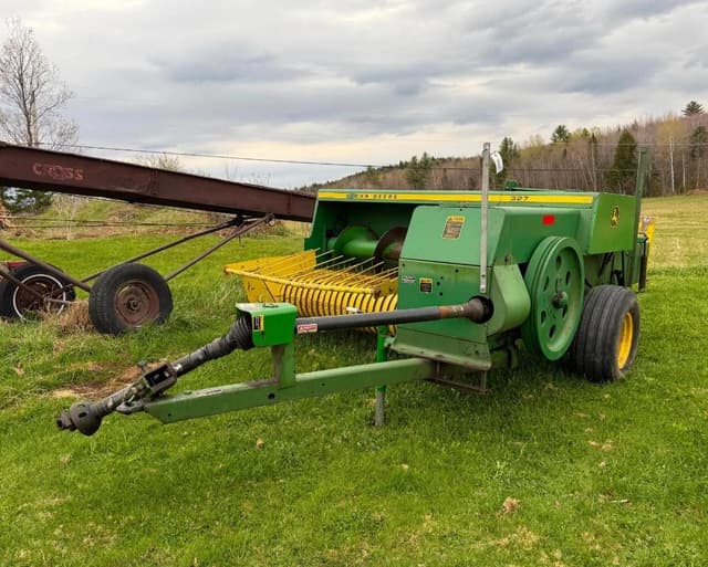 Image of John Deere 327 equipment image 1