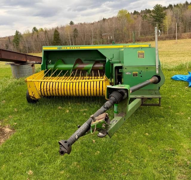 Image of John Deere 327 equipment image 3