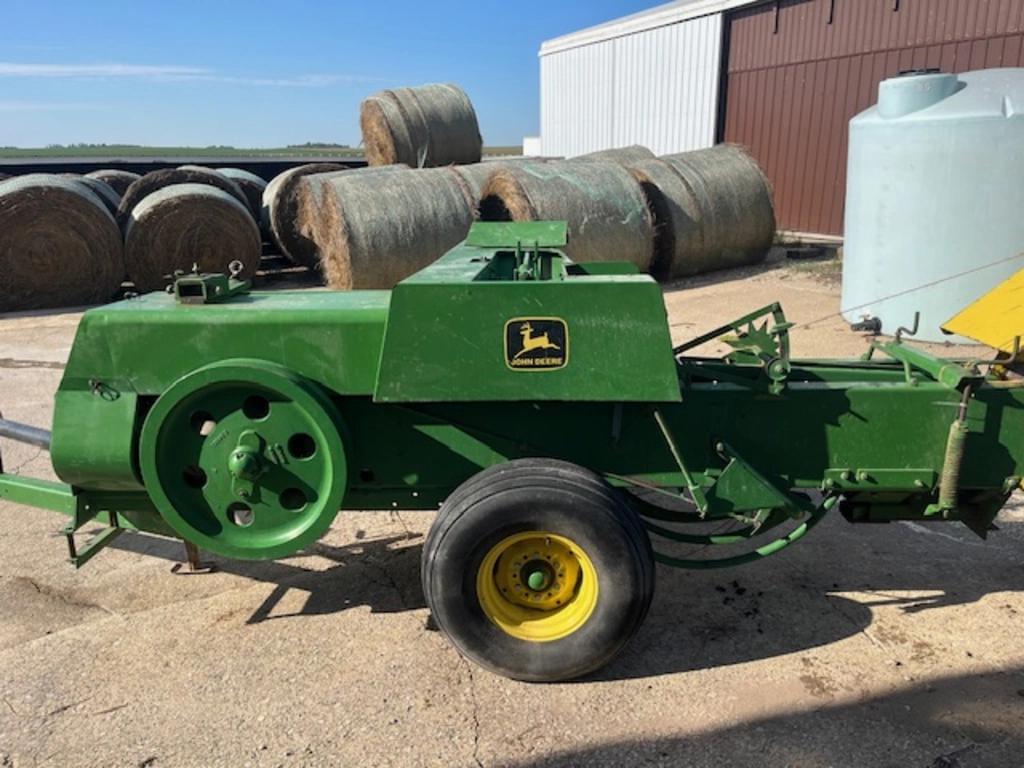 Image of John Deere 327 Primary image