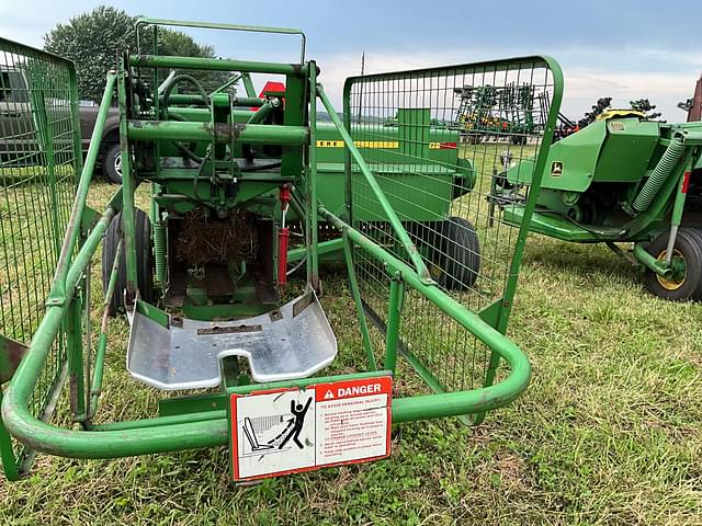 Image of John Deere 327 equipment image 2
