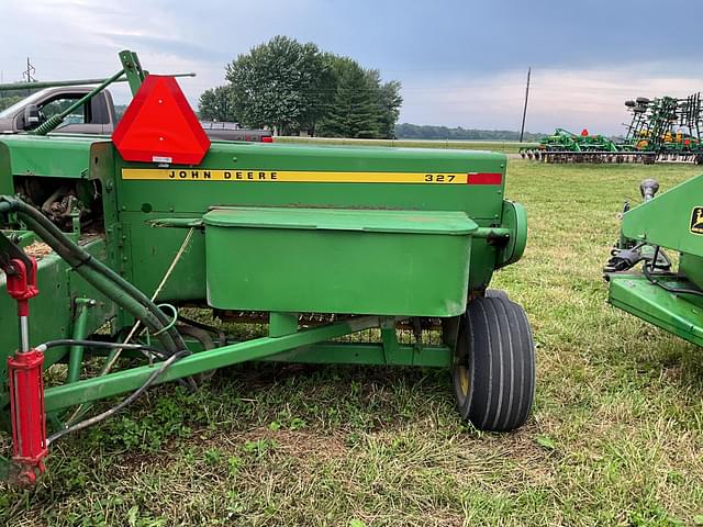 Image of John Deere 327 equipment image 3