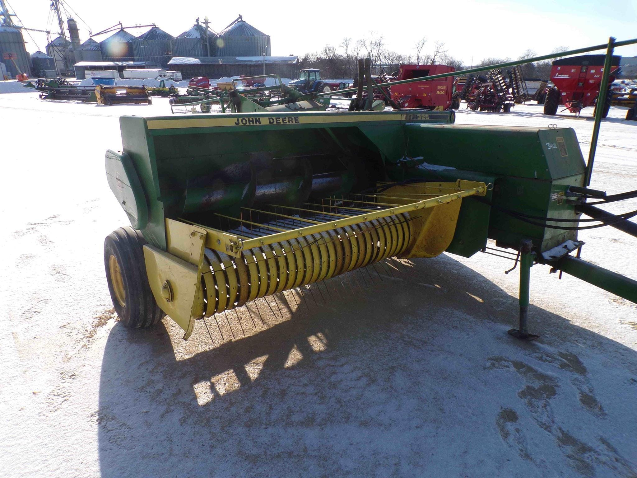 John Deere 328 Equipment Image0