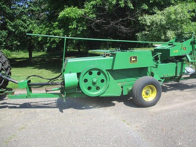 Image of John Deere 328 equipment image 4