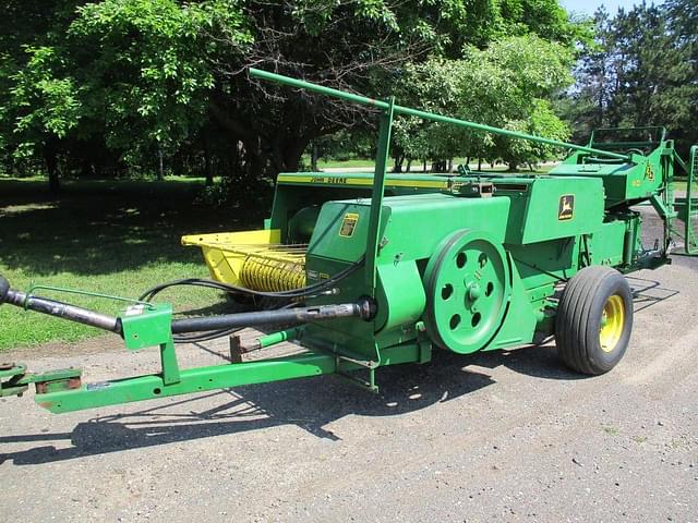 Image of John Deere 328 equipment image 3
