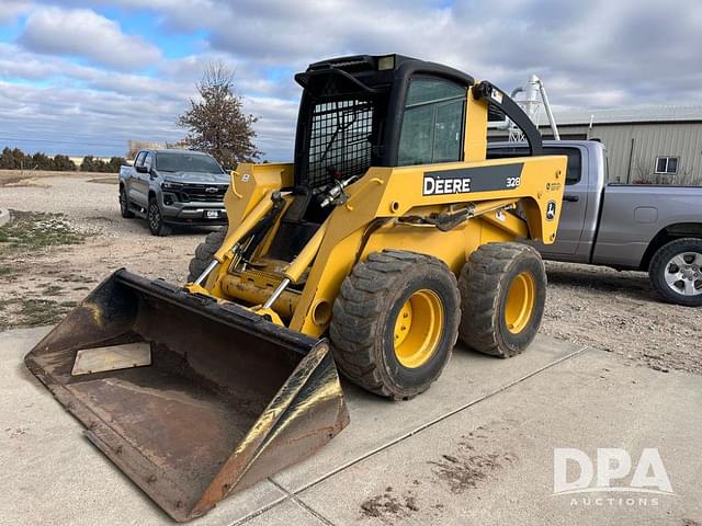 Image of John Deere 328 equipment image 2