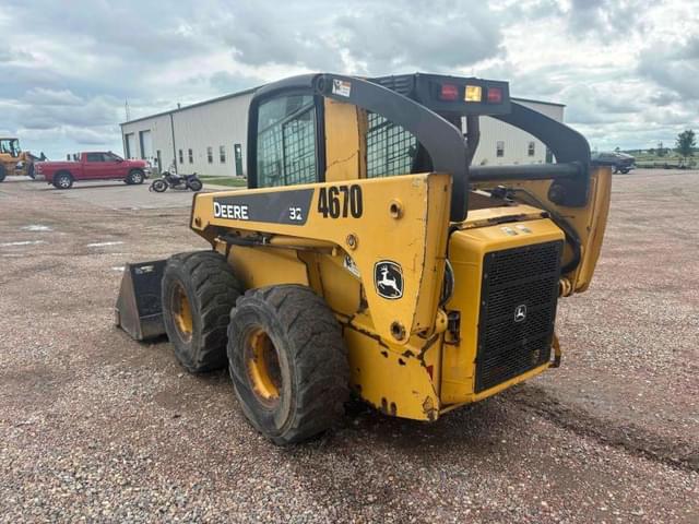 Image of John Deere 328 equipment image 3