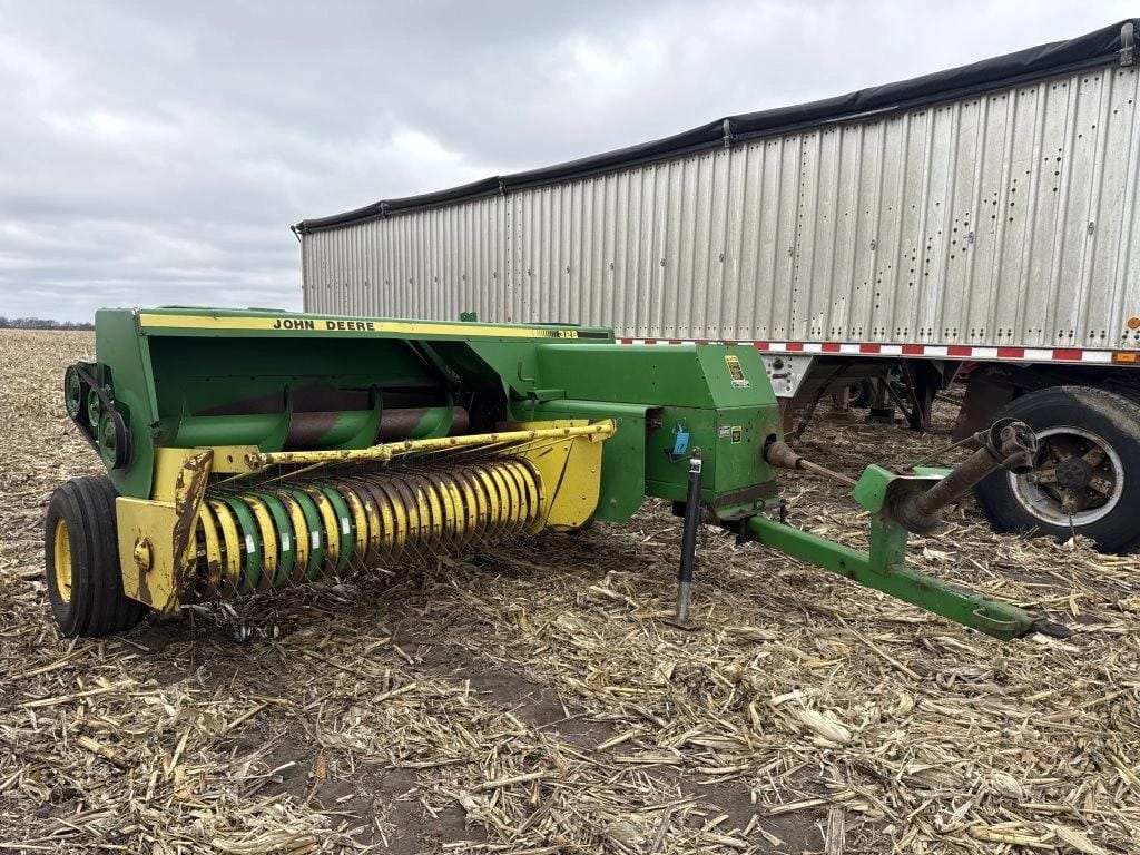 John Deere 328 Equipment Image0