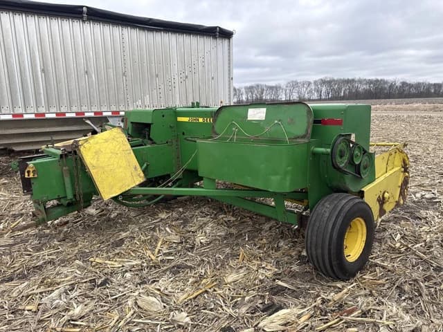 Image of John Deere 328 equipment image 2