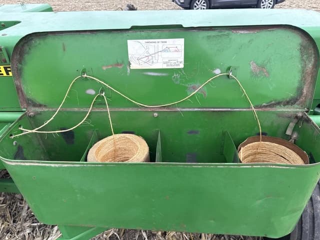 Image of John Deere 328 equipment image 3