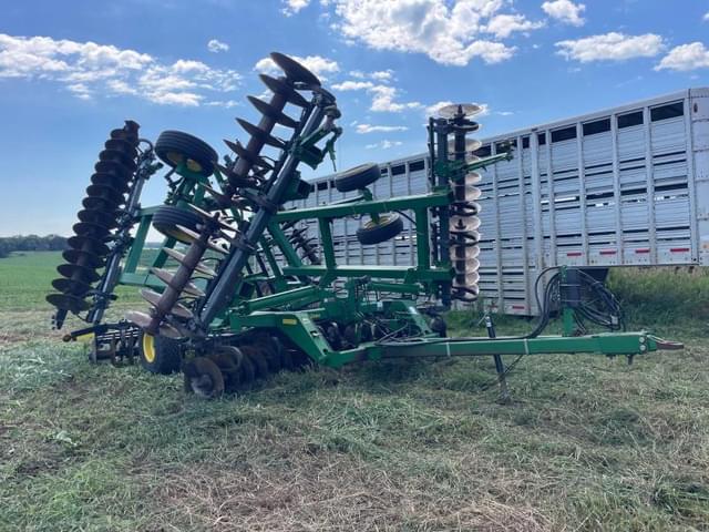 Image of John Deere 637 equipment image 1
