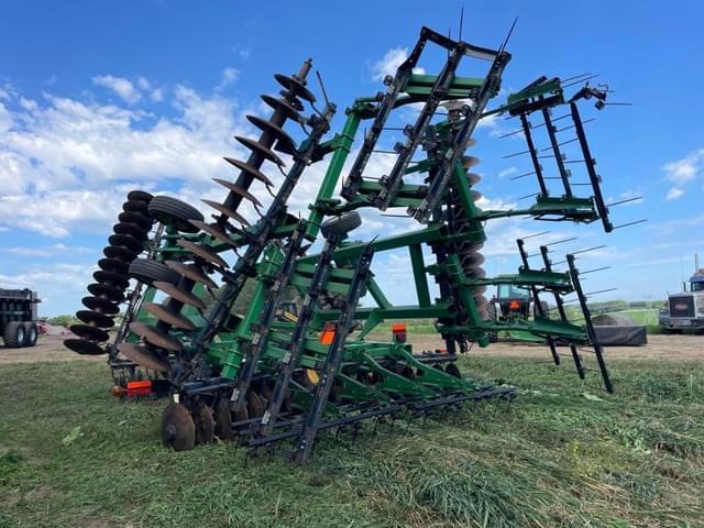 Image of John Deere 637 equipment image 3