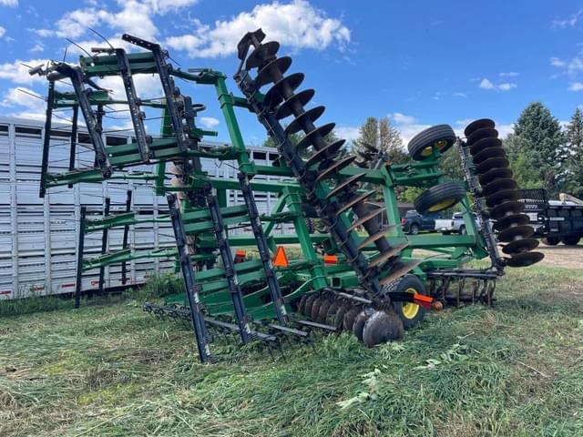 Image of John Deere 637 equipment image 2
