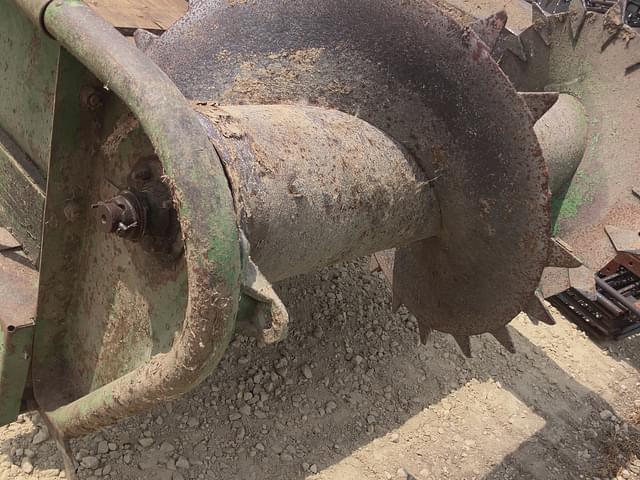 Image of John Deere 33 equipment image 2