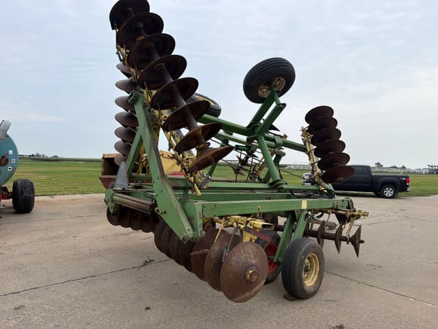 Image of John Deere 330 equipment image 2