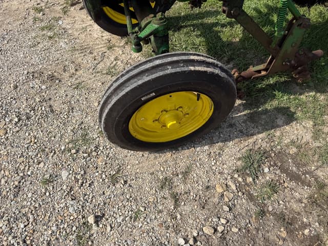 Image of John Deere 330 equipment image 4