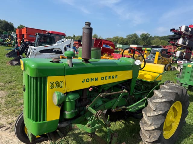 Image of John Deere 330 equipment image 3