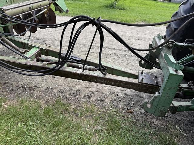 Image of John Deere 330 equipment image 4