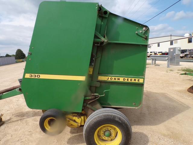 Image of John Deere 330 equipment image 3