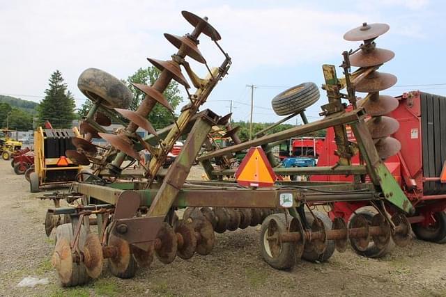 Image of John Deere 330 equipment image 4