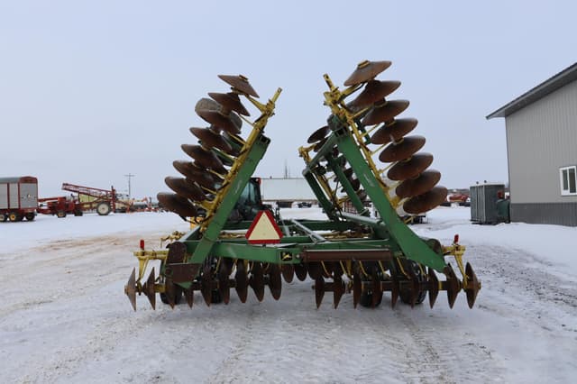 Image of John Deere 330 equipment image 3