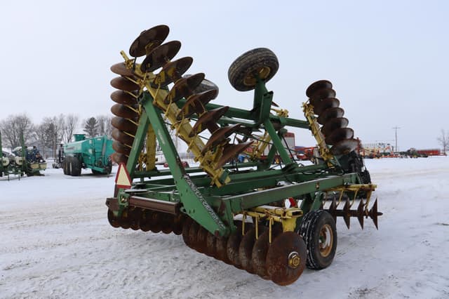 Image of John Deere 330 equipment image 4