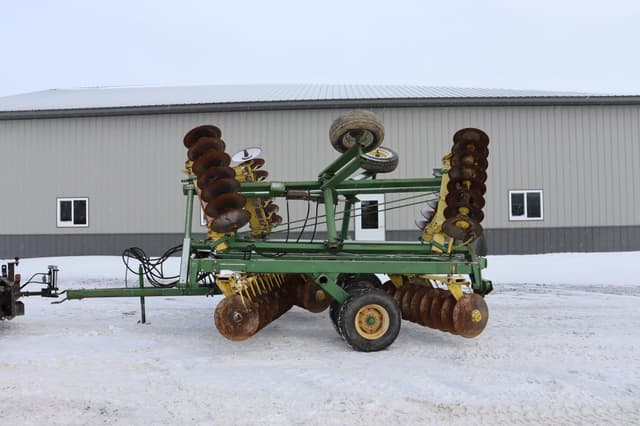 Image of John Deere 330 equipment image 1