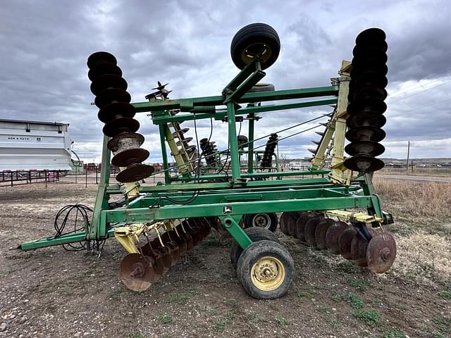 Image of John Deere 330 equipment image 2