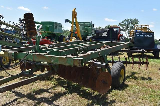 Image of John Deere T0330 equipment image 3