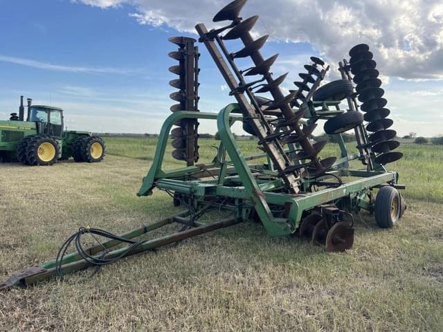 Image of John Deere 330 equipment image 2
