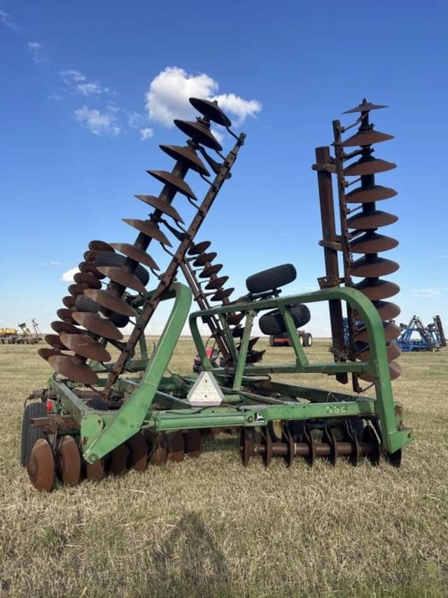 Image of John Deere 330 equipment image 3