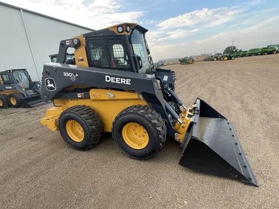 John Deere 330P Equipment Image0