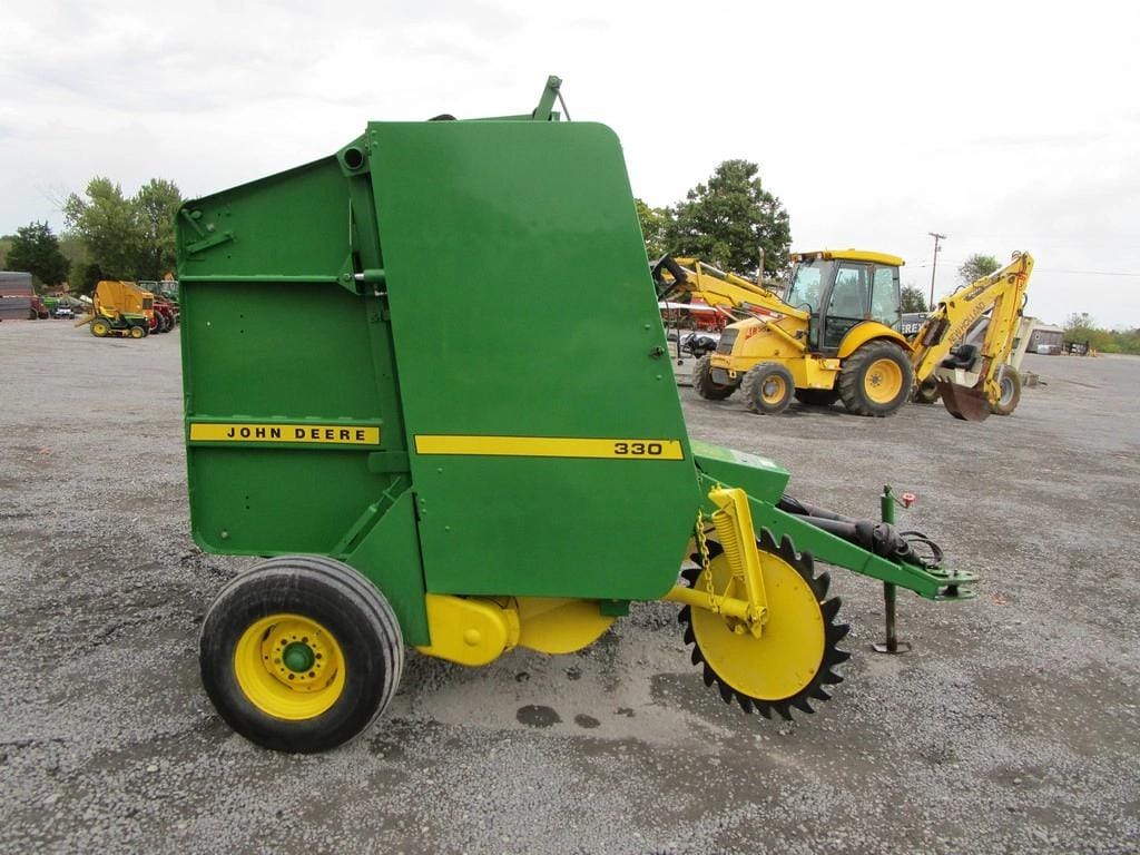 Main image John Deere 330
