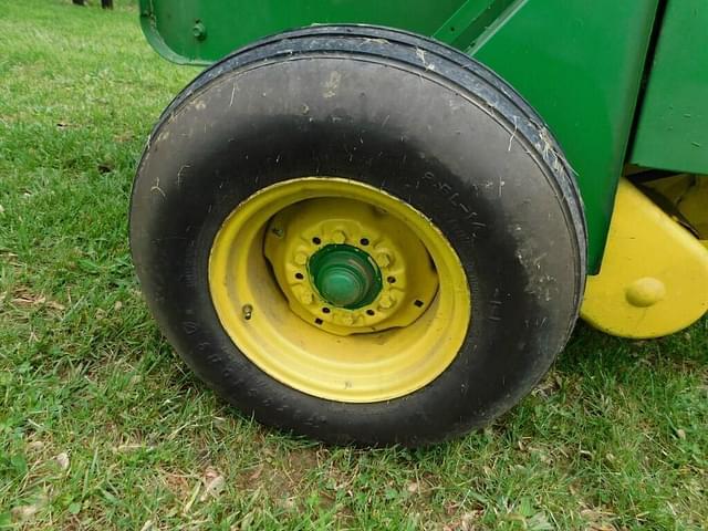 Image of John Deere 330 equipment image 3