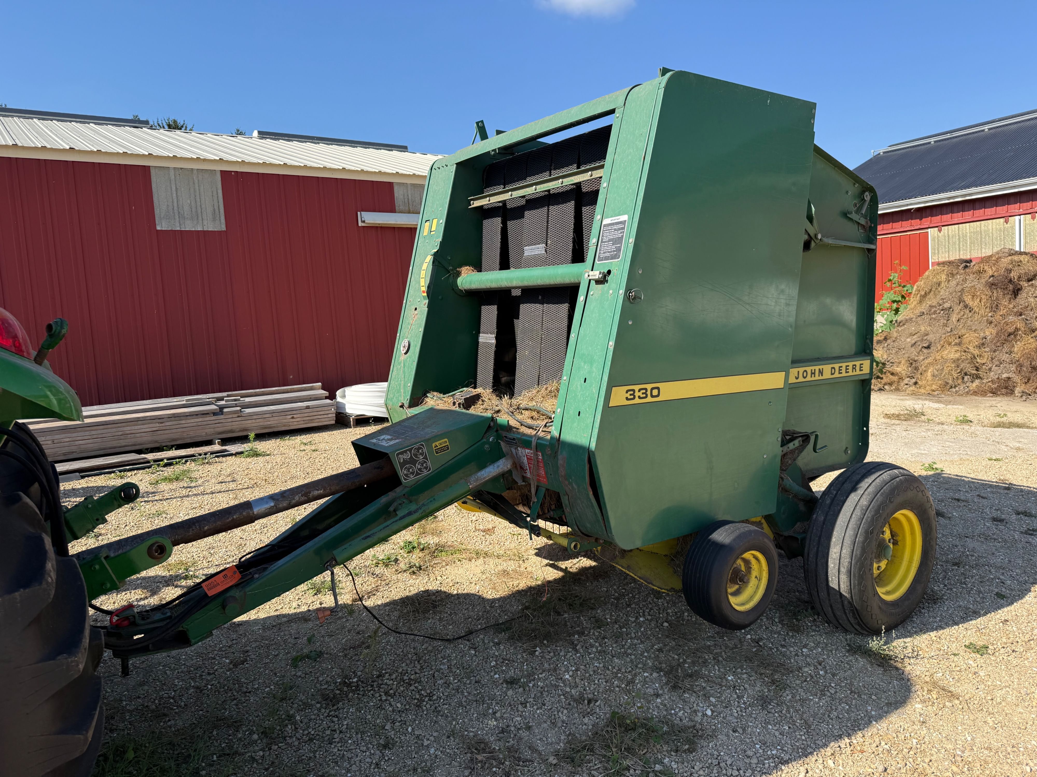 John Deere 330 Equipment Image0