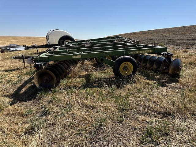 Image of John Deere 330 equipment image 3