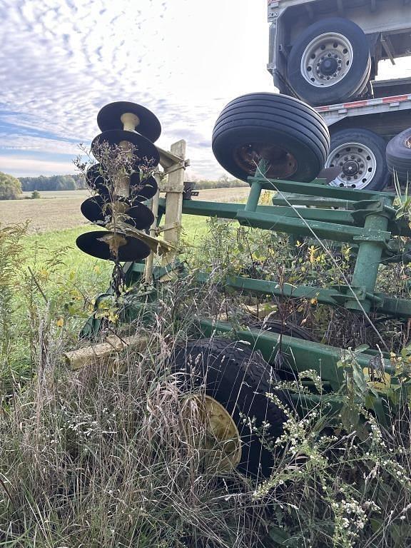 Image of John Deere 330 equipment image 3