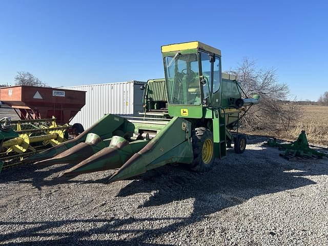 Image of John Deere 3300 equipment image 1