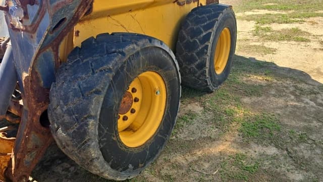 Image of John Deere 330G equipment image 3