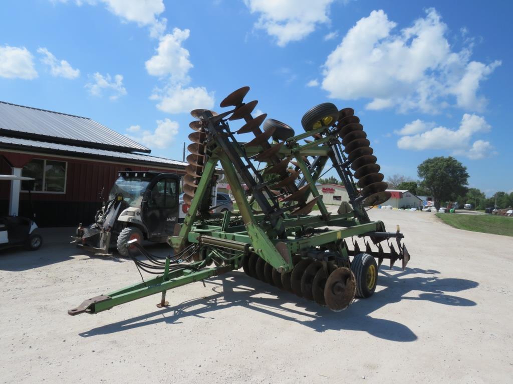 Image of John Deere 331 Primary image
