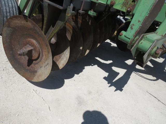 Image of John Deere 331 equipment image 3
