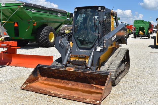 Image of John Deere 331G equipment image 1