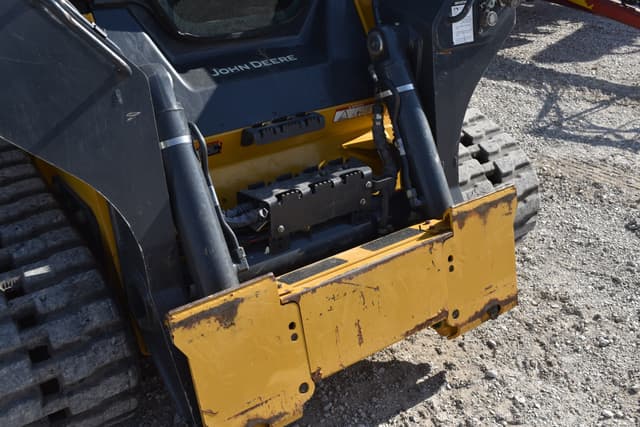 Image of John Deere 331G equipment image 3