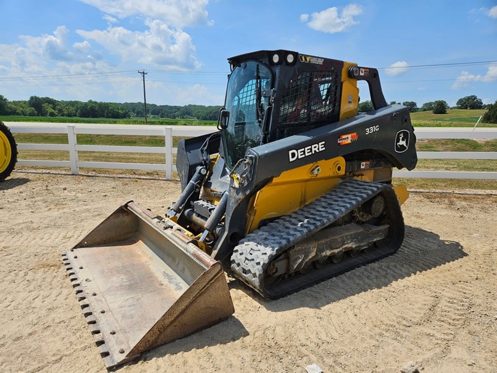 John Deere 331G Equipment Image0