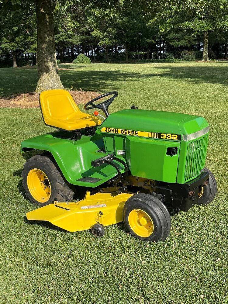 Main image John Deere 332