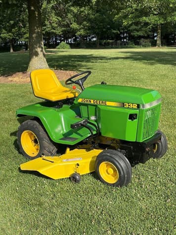 Main image John Deere 332