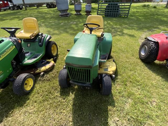Image of John Deere 332 equipment image 1