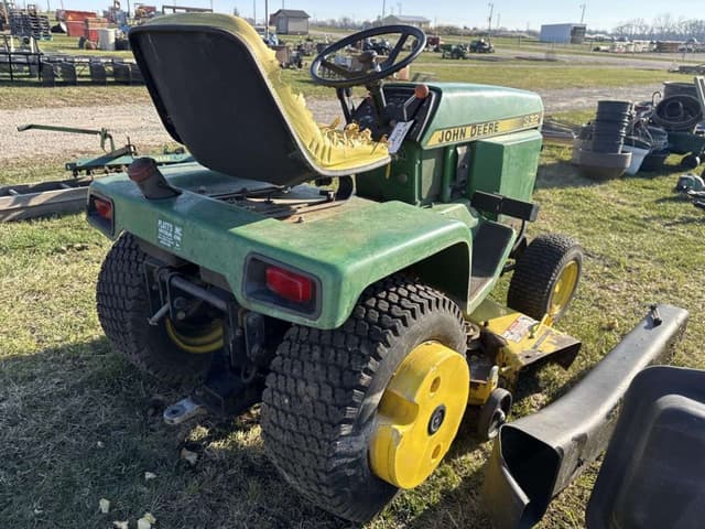 Image of John Deere 332 equipment image 4