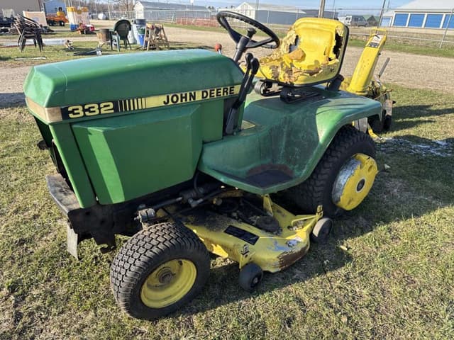 Image of John Deere 332 equipment image 1