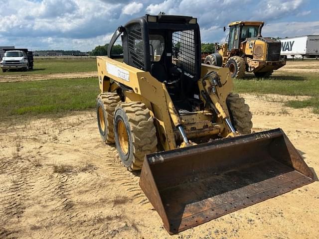 Image of John Deere 332 equipment image 4